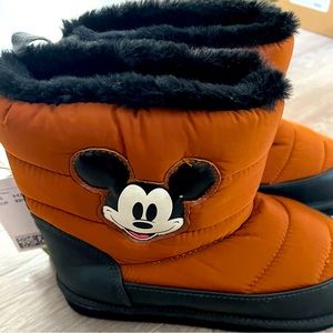 H&M MICKEG MOUSE FUR BOOTS!!